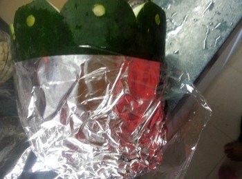 step6: 底部包上錫紙及保鮮紙(作用妨止湯漏出)