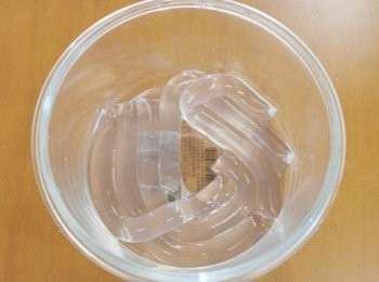 step9: 接著微波融化透明色果凍。