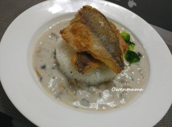 step7: 放上魚片， 適量蔬菜便完成。