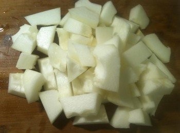 step2: 將芋頭冬瓜切塊備用。