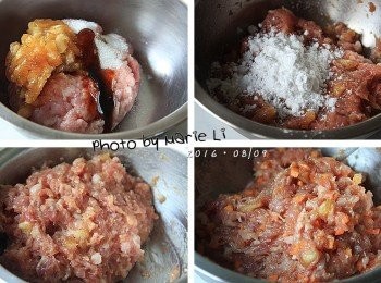 step1: 我使用的醃瓜是自家婆婆親手醃漬的冬瓜
也可以使用超市販售的《蔭瓜》

將豬絞肉連同切碎的醃瓜、切碎的紅蘿蔔
加入一小匙素蠔油和一大匙糖抓拌均勻
然後加上一大匙太白粉再次拌勻備用。