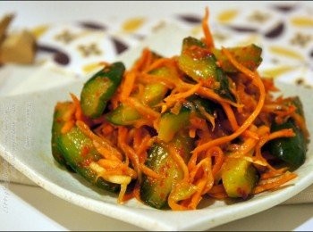 step5: ※常備小秘訣：放進保存袋時要排出多餘空氣，讓醬汁均勻醃漬所有菜。用袋子醃漬只需使用少量醬汁，就能充分入味，也可以這樣直接保存。