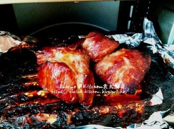 step9: 10分鐘後反轉梅頭肉 , 再掃上蜜糖 , 同樣放入焗爐繼續用150C焗10分鐘即可