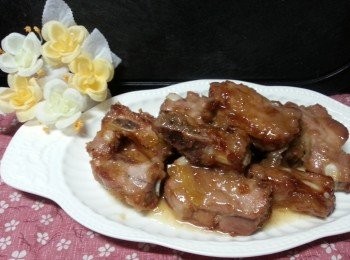 step7: 將金沙骨排上碟上,淋上汁料即可