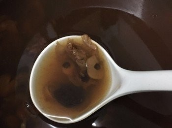 step1: 1)湯料清洗,所有材料放入煲煮45分鐘即可