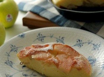 step5: 放入烤15~20分鐘至鬆餅膨起，取出烤箱於鬆餅上灑上糖粉即完成。