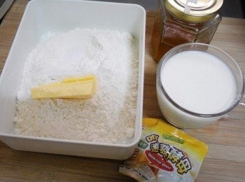 step1: 先準備好<span class="group_2">蜂蜜吐司材料</span>如照片圖