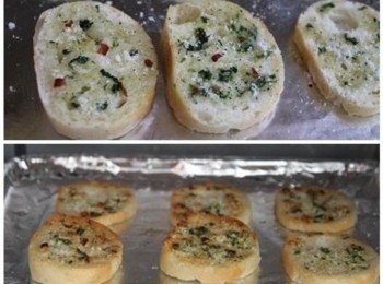 step3: 風乾後的麵包片, 表面會變硬, 抹上適量的<span class="group_2">香蒜醬</span>, 灑上少許的起士粉 ** 喜歡辣得可以加少許的辣椒末