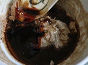 step3: 調醬汁. 水+<span class="group_2">芝麻醬</span>+花生醬先調勻, 在加其他的醬汁材料