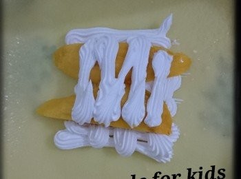 step7: ５、淡忌廉加砂糖B打起。