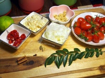 step1: 1.準備材料。 將洋蔥切絲後，撒上鹽巴靜置讓他出水，接著沖洗掉鹽分，擠乾水分，備用。(可省略)