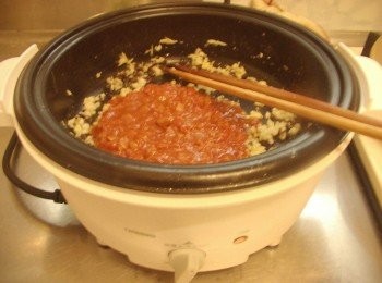 step4: 接著加入6大匙的辣豆辦醬