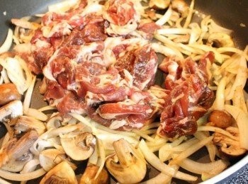 step3: 再將醃好的肉片加入