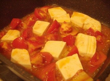 step5: 5.接著加入酌量的水ˊ並添加所有<span class="group_2">調味</span>