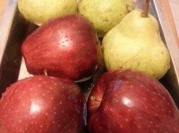 step7: 將蘋果,啤梨去皮切粒