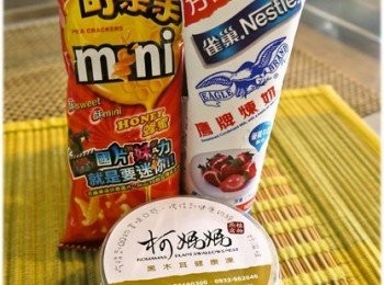 step1: 準備黑木耳健康凍、mini可樂果與雀巢鷹牌煉乳。