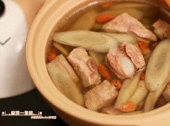 step5: 電鍋再次跳起後，加入一點鹽巴調味即完成。