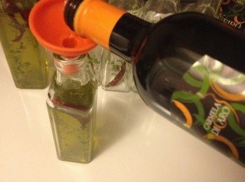 step2: 加入橄欖油。