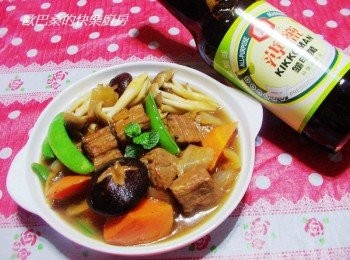 step6: 【龜甲萬 -薄鹽醬油】 少了鹽多了健康ˊ 100%純釀造ˊ函鹽量僅10%ˊ 比一般醬油低3~4成ˊ 沒有刺鼻加工味ˊ味道回甘不死鹹ˊ 少鹽美味依舊不減ˊ最棒的是ˊ這樣沒負擔的好滋味ˊ 即使運用來煎ˊ煮ˊ炒ˊ炸ˊ沾ˊ做任何料理都非常適合。