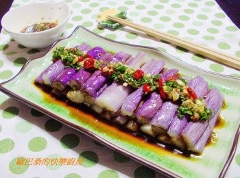 step7: 輕爽美味涼拌紫茄就能上桌品嚐囉。