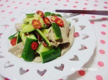step7: 簡單輕鬆就完成清脆爽口又入味的豬肝涼拌小黃瓜囉。