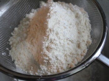 step1: 將杏仁粉/糖粉過篩