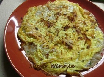 step4: 擠上美乃滋灑上台東柴魚花