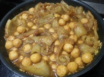 step6: 再加入魚蛋轉細火煮10分鐘待入味 即可