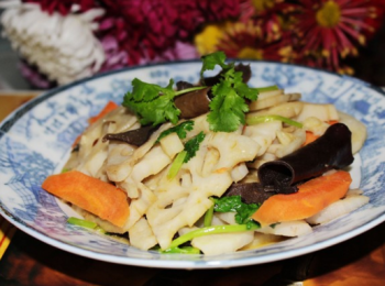 step8: 鏟起，裝盆，喜歡的可以撒點香菜。