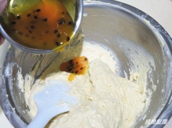 step5: 加入百香果醬攪拌均勻