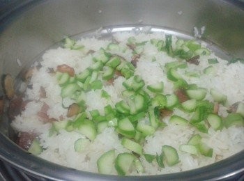 step4: 再下芥蘭粒，蒸五分鐘