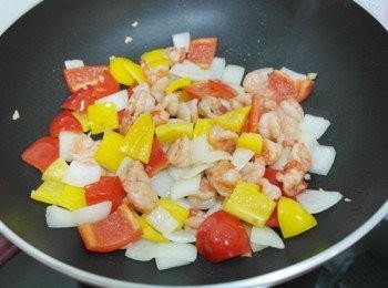 step5: 蝦仁倒入一起拌炒至熟!!