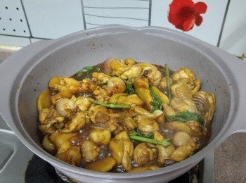 step7: 開蓋， 轉中火煮至<span class="group_3">汁料</span>收至濃稠.     試味， 最後調味便完成
  (鹹, 甜度請按個人口味調節)