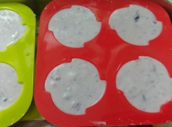 step5: 模可掃油容易啲脫模,時間預設蒸45分鐘,