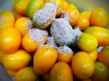 step4: 放入梅子再搖一搖