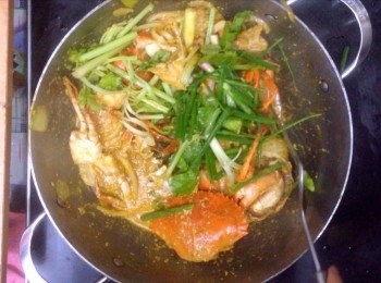 step10: 最後下唐芹、蔥段炒勻即可