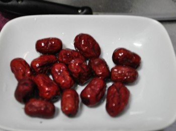 step3: 中藥店的紅棗不漂亮，我自己換了更好吃的紅棗