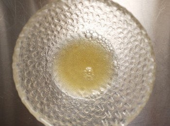 step4: 吉利丁粉加入等量的水拌勻