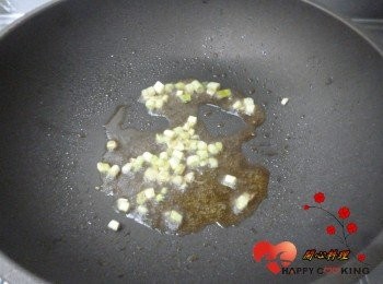 step4: 2大匙油爆香蔥頭