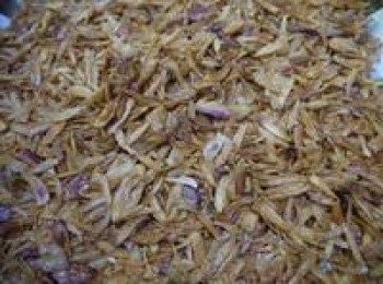 step4: 下鍋油炸約20分鐘後勞起裝瓶