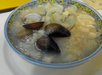 step3: 再加入塩，米酒調味料於鍋中，即可享用美味可口的宴會佳餚。得意的一天料理學堂