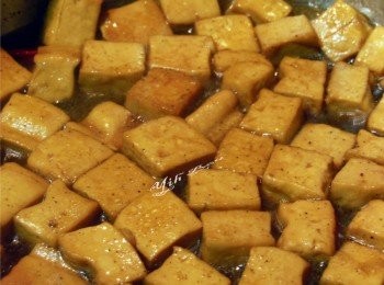 step3: 放入辣椒(整條下鍋不切)<span class="group_2">調味料</span>