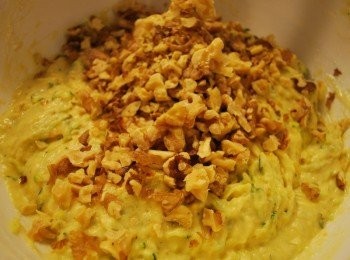 step6: 加入核桃碎一起拌勻