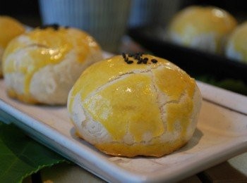 step12: 於340℉/170℃烤箱中烤18～20分鐘，至表面金黃色即可