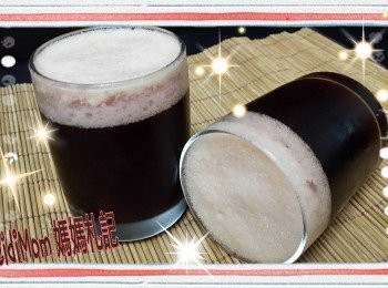 step5: 把啫喱杯放進冰箱, 每5-10分鐘加泡一次, 直至啫喱大致凝固後, 轉放普通冷凍格冷藏至完全凝固即成。