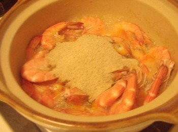 step5: 然後將胡椒香料倒入