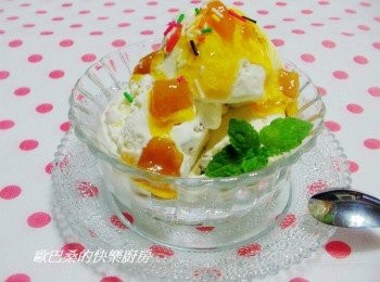 step4: 裝杯ˊ再淋上少許芒果醬ˊ灑點巧克力米ˊ美味上桌。