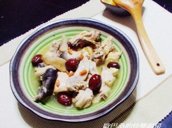 step5: 因為夏天不愛熱湯ˊ我是用半炒煮方式來做這道料理ˊ 那濃郁湯汁拿來拌飯ˊ真的很棒。 如果喜歡喝湯可增加水量ˊ做成茶油雞湯鍋ˊ 效果也很不錯。