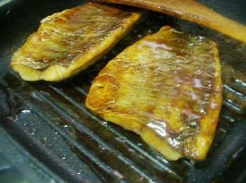 step5: 5.煮滾後改以小火面慢慢收汁入味