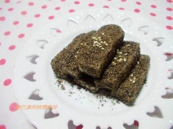 step7: 芝麻粉ˊ味道真的非常香純ˊ 而且口感也超讚ˊ是值得推薦的養身食品ˊ 在平時的料理或烘焙上也很好運用ˊ 不管沖泡飲品ˊ拿來做麵包蛋糕或餅乾ˊ甚至點心ˊ 就算當沾醬都超好用~推~真的是很棒的味道。